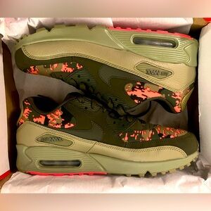 Gently worn Nike Digi Camo Olives